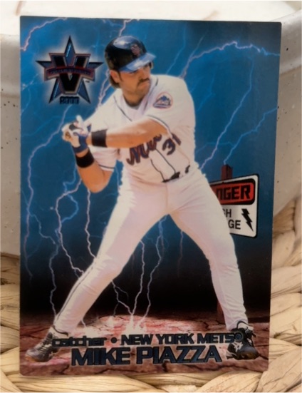 2000 Pacific Vanguard High Voltage #24 Mike Piazza — front