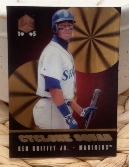1995 Sportflix UC3 Cyclone Squad #CS2 Ken Griffey Jr. — front
