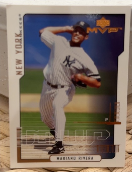 2000 Upper Deck MVP #212 Mariano Rivera — front