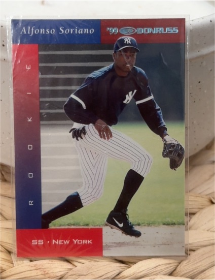 2001 Donruss 1999 Retroactive #82 Alfonso Soriano — front