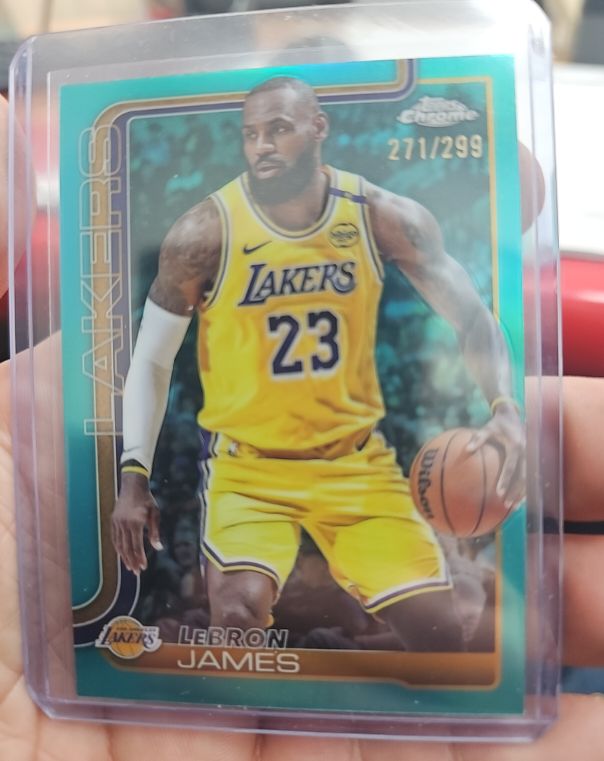 2025-26 Topps Chrome #127 LeBron James — front
