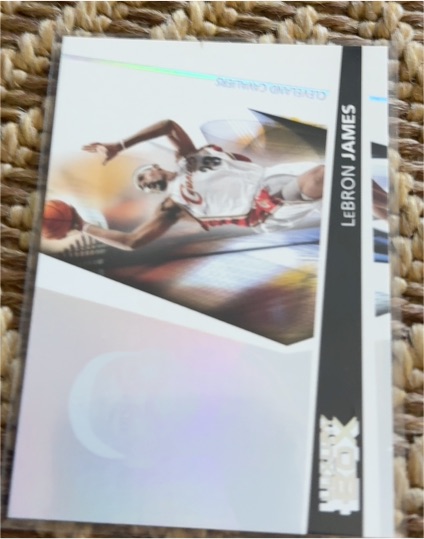 2005-06 Topps Luxury Box #23 LeBron James — front