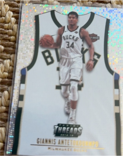 2018-19 Panini Threads #140 Giannis Antetokounmpo — front