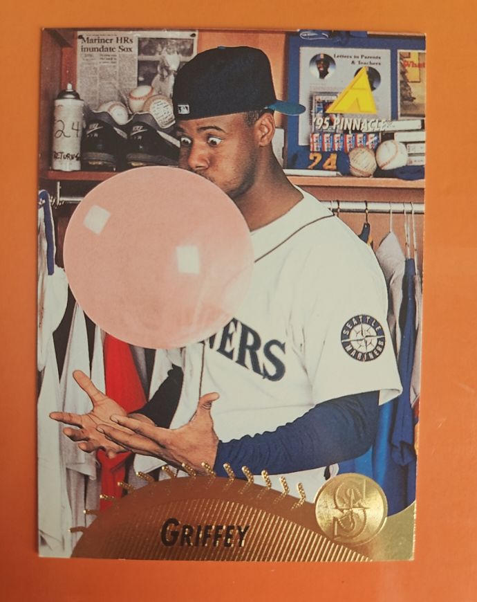 1995 Pinnacle #128 Ken Griffey Jr. — front