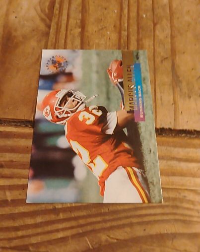 1995 Topps Stadium Club #70 Marcus Allen — front
