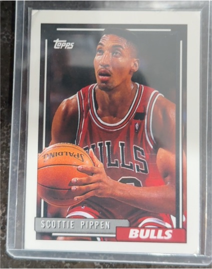 1992-93 Topps #389 Scottie Pippen — front