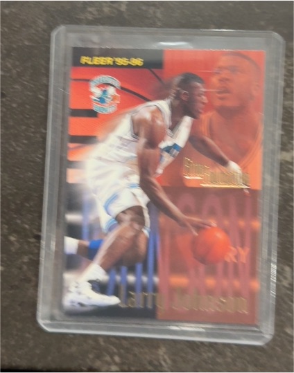 1995-96 Fleer #322 Larry Johnson — front
