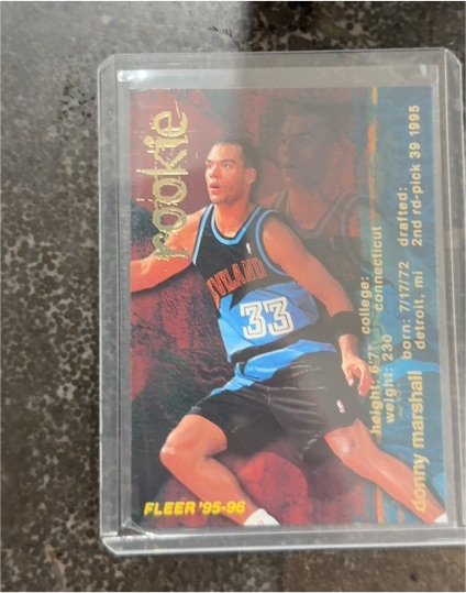 1995-96 Fleer #366 Donny Marshall — front