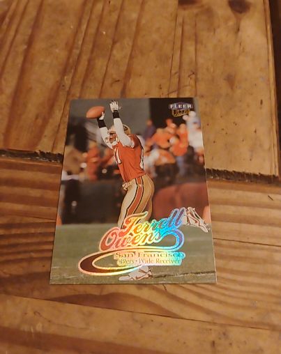 1999 Fleer Ultra #48 Terrell Owens — front