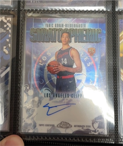 2025 Topps Chrome #SMR-YKN Yanic Konan-Niederhauser Stratospheric Rookie Auto — front