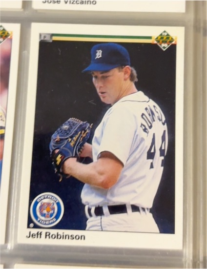 1990 Upper Deck #552 Jeff Robinson — front
