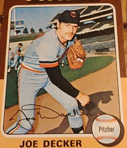 1975 Topps #102 Joe Decker — front