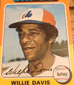 1975 Topps #10 Willie Davis — front