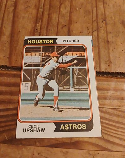 1974 Topps #579 Cecil Upshaw — front