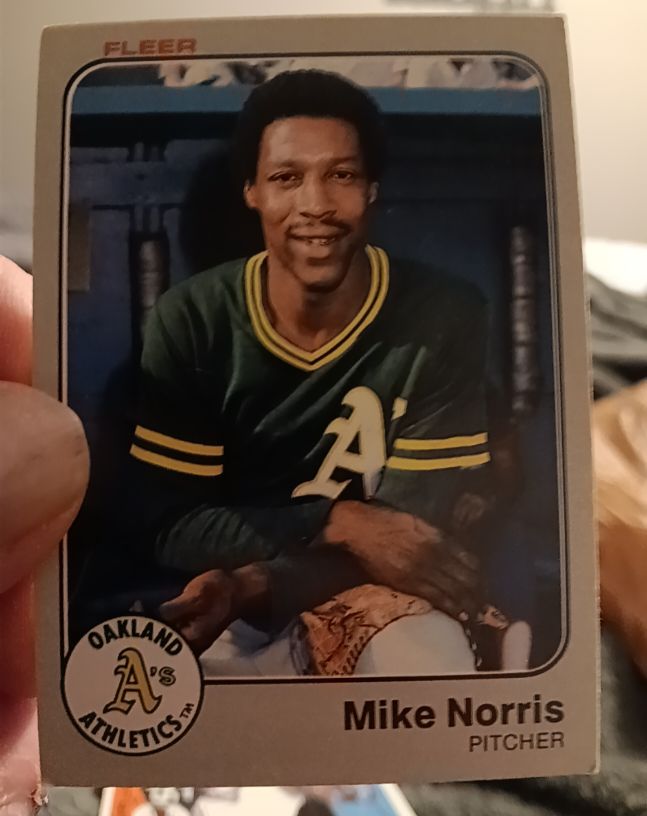 1983 Fleer #530 Mike Norris — front