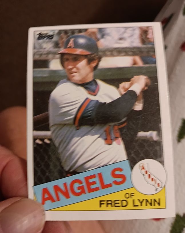 1985 Topps #220 Fred Lynn — front