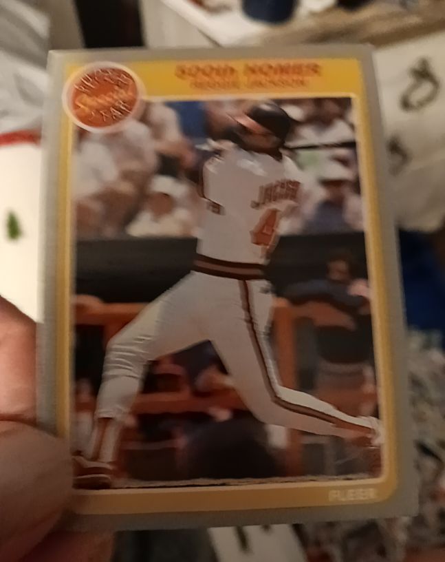 1985 Fleer #639 Reggie Jackson — front