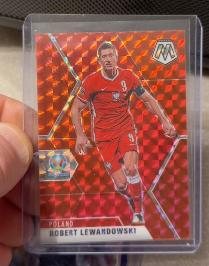 2020 Panini Mosaic UEFA Euro Red Pulsar Robert Lewandowski — front