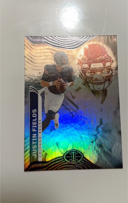 2022 Panini Illusions Justin Fields — front