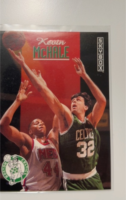 1992-93 SkyBox #16 Kevin McHale — front