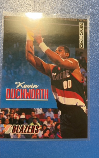 1992-93 SkyBox #202 Kevin Duckworth — front