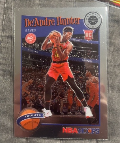 2019-20 Panini NBA Hoops Premium Stock #299 De'Andre Hunter — front