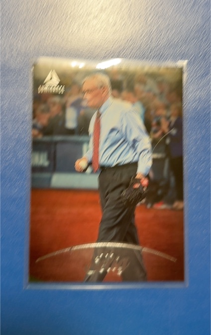 2023 Panini Chronicles Luminance #20 Bud Selig — front