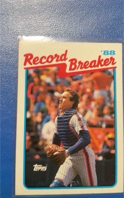 1989 Topps #3 Gary Carter — front