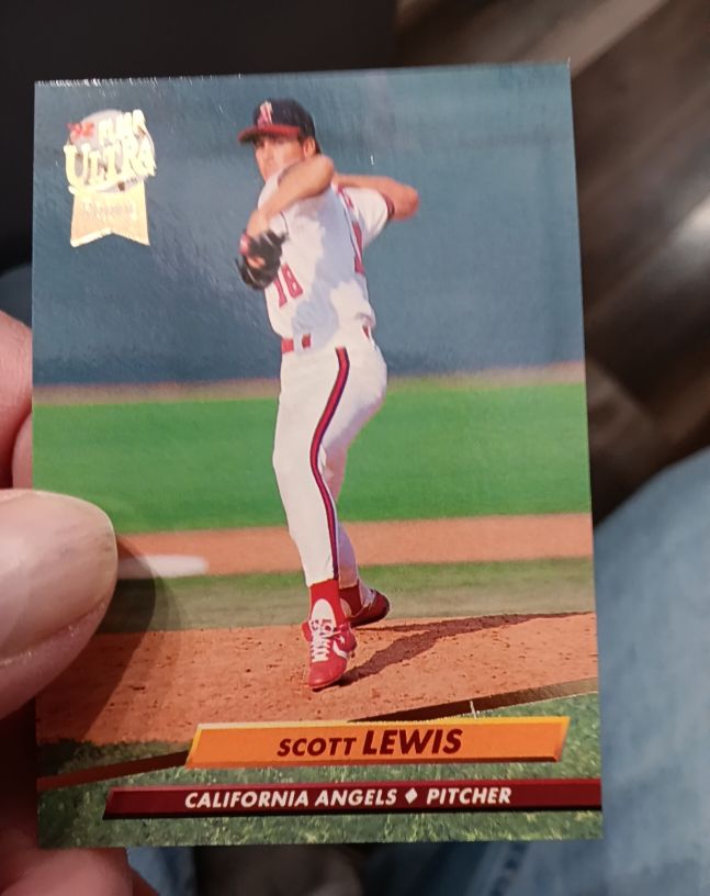 1992 Fleer Ultra #328 Scott Lewis — front