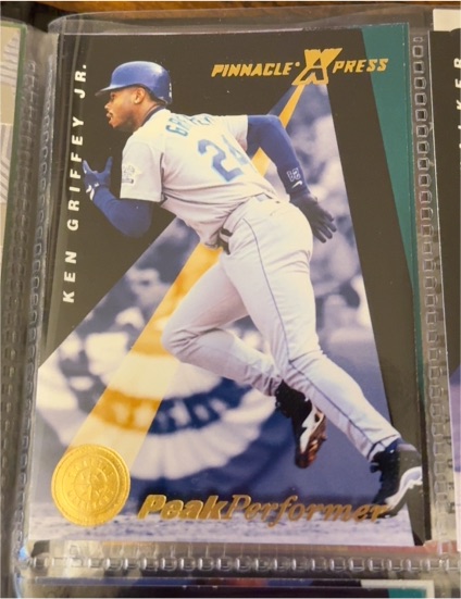 1997 Pinnacle X-Press #139 Ken Griffey Jr. Peak Performer — front