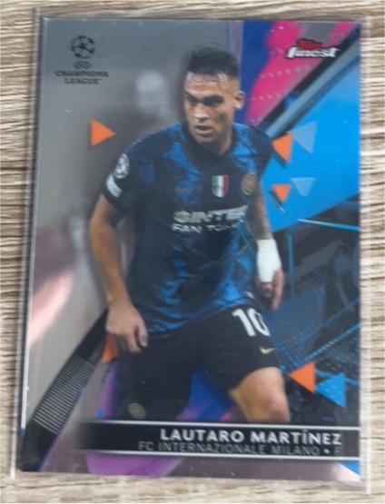 2021-22 Topps Finest UEFA Champions League #20 Lautaro Martínez — front