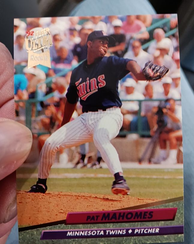 1992 Fleer Ultra #398 Pat Mahomes — front