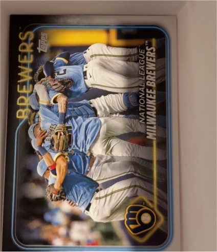 2024 Topps #533 Milwaukee Brewers Team Card — front