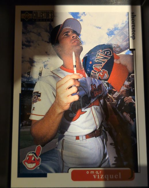 1998 Upper Deck Collector's Choice #352 Omar Vizquel — front