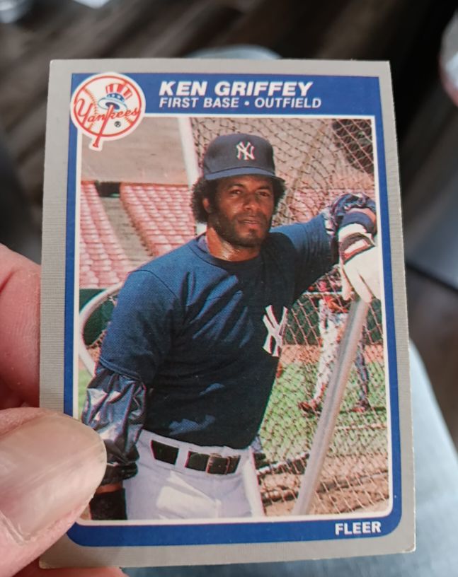 1985 Fleer #128 Ken Griffey Sr. — front