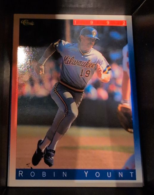 1992 Score #19 Robin Yount — front