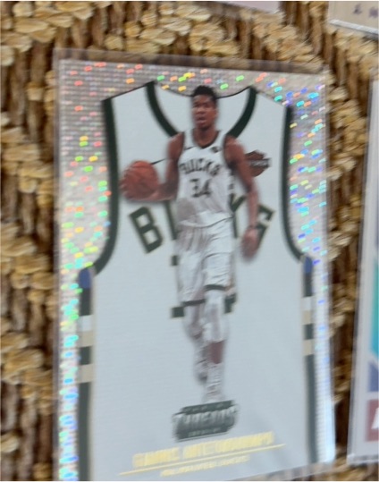 2018-19 Panini Threads #140 Giannis Antetokounmpo — front