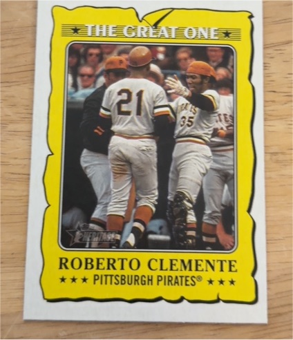 2021 Topps Heritage #GO-18 Roberto Clemente — front