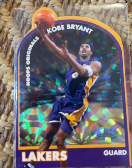2000 Fleer Hoops Originals #4 Kobe Bryant — front