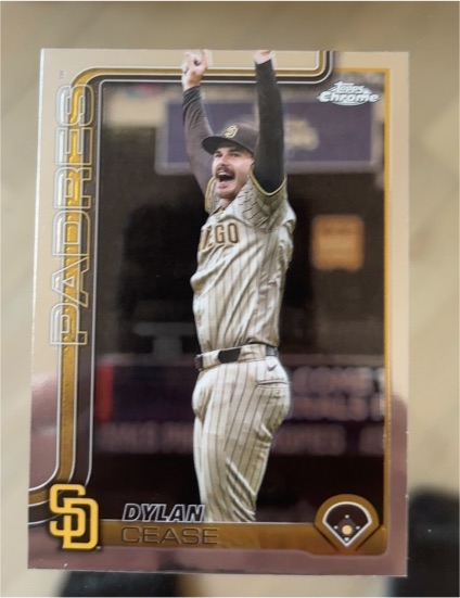 2025 Topps Chrome #212 Dylan Cease — front