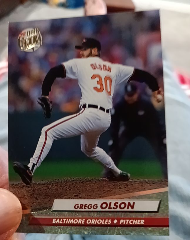 1992 Fleer Ultra #307 Gregg Olson — front