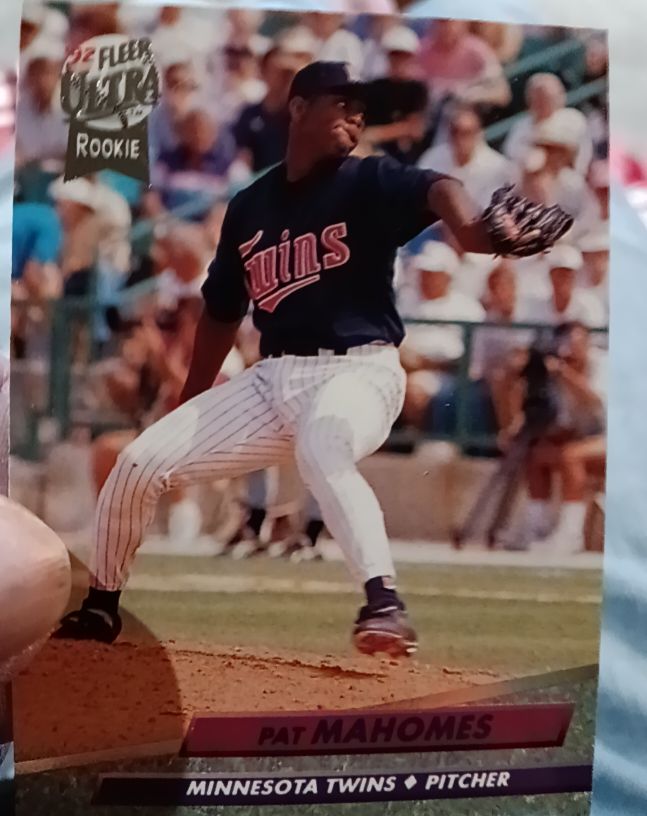 1992 Fleer Ultra #398 Pat Mahomes — front