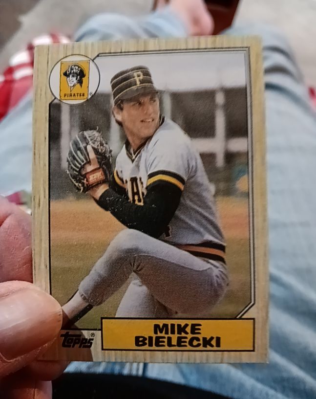 1987 Topps #394 Mike Bielecki — front