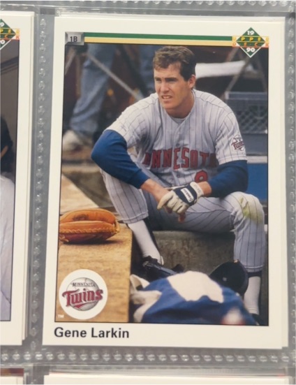 1990 Upper Deck #471 Gene Larkin Minnesota Twins — front