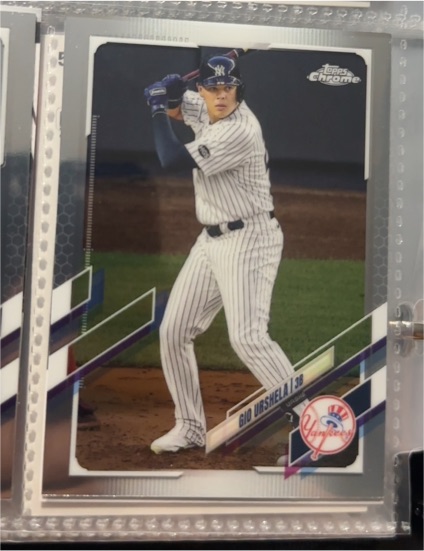 2021 Topps Chrome #220 Gio Urshela — front