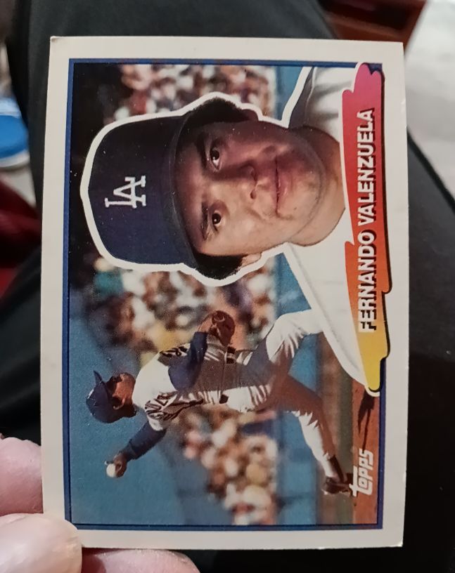 1988 Topps Big #18 Fernando Valenzuela — front