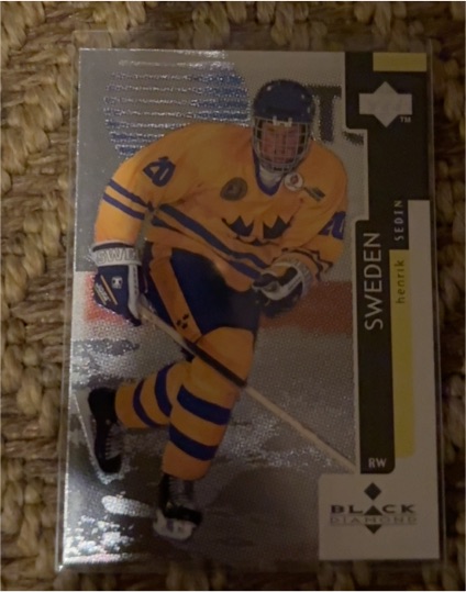 1997-98 Upper Deck Black Diamond #136 Henrik Sedin — front