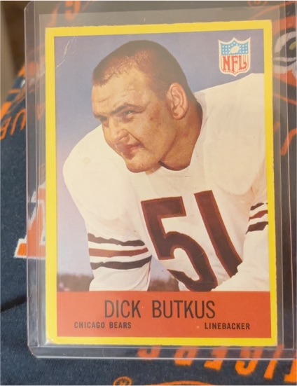 1967 Philadelphia #28 Dick Butkus — front