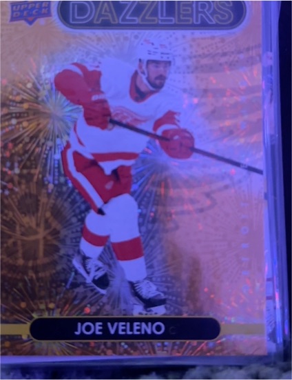 2021-22 Upper Deck Series 1 Dazzlers #DZ-35 Joe Veleno — front