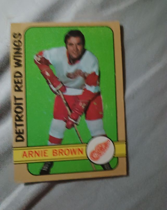 1972 Topps #111 Arnie Brown — front